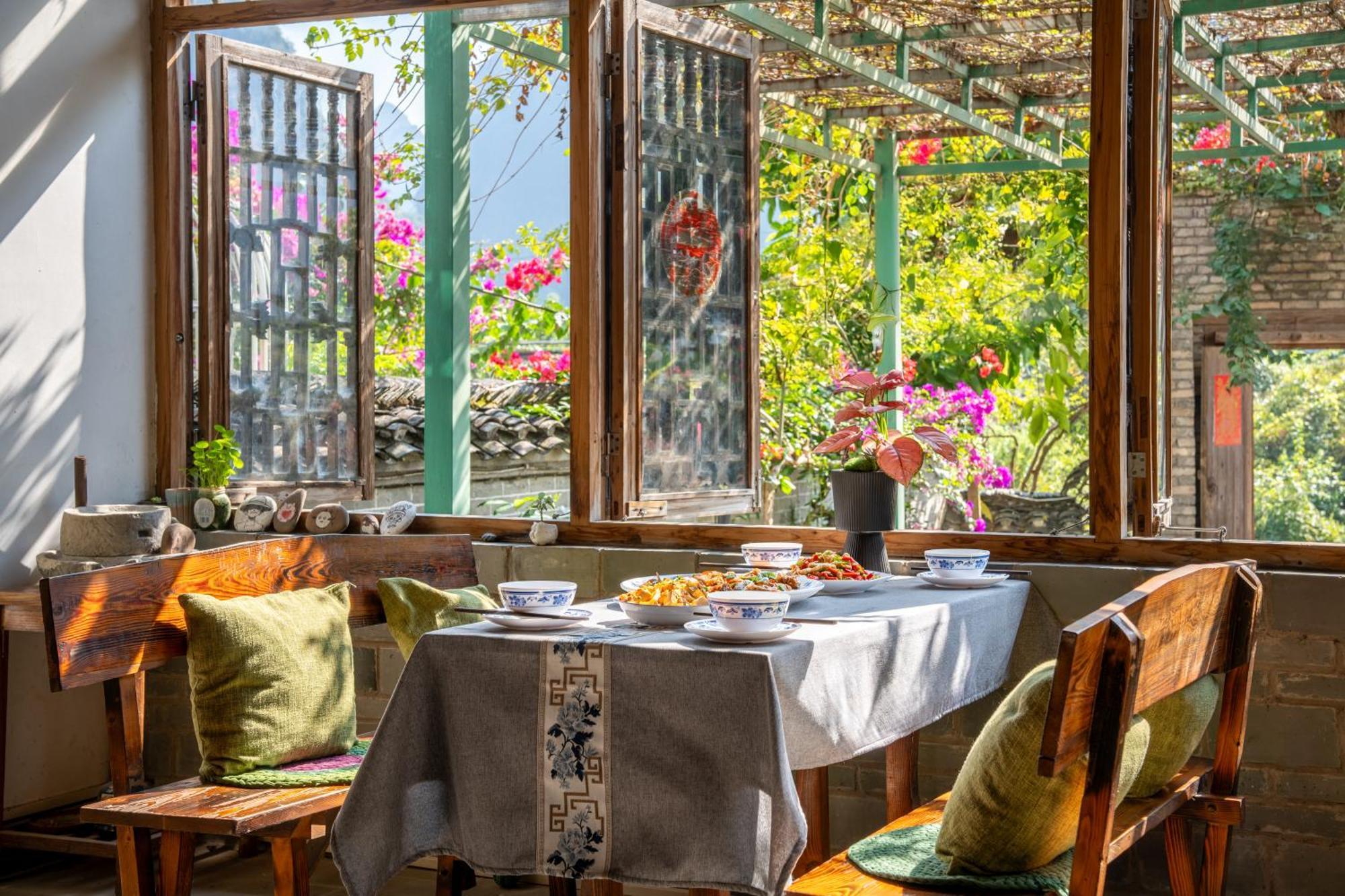 Leisure Courtyard Hotel Yangshuo-Free Shuttle Bus To Yangshuo Station Stay 2 Nights One Way Exteriér fotografie
